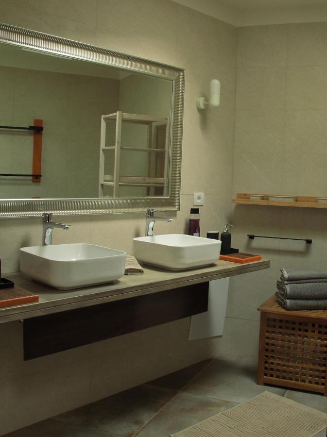 Bungalow Goa Pool View, Playa Roca Residence Sea Front Access - Free Ac - Wifi Costa Teguise Exterior photo